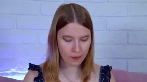 LiliLinn online show from 06/18/26, 09:14