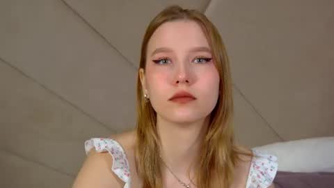 LiliLinn online show from 06/19/26, 04:50