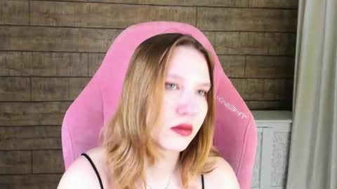 LiliLinn online show from 06/26/26, 04:28