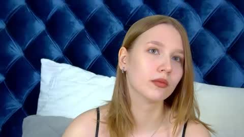 LiliLinn online show from 07/15/26, 10:20