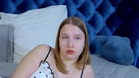 LiliLinn online show from 07/17/26, 04:41