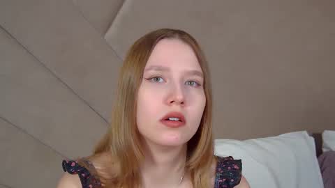 LiliLinn online show from 07/18/26, 04:49