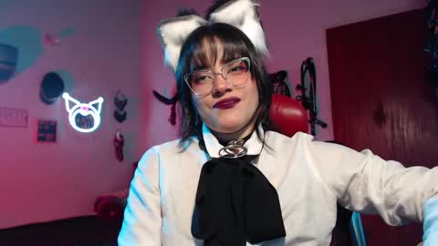 Snapshot of lililiu chatting on 12/18/24, 01:59 Molly online show from 12/18/24, 01:59