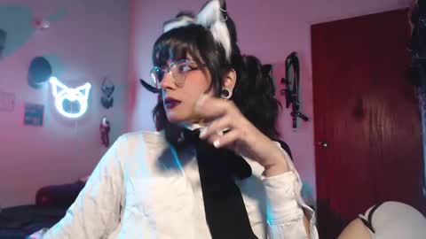 Snapshot of lililiu chatting on 01/11/25, 02:41 Molly online show from 01/11/25, 02:41