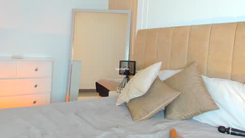 Lili  online show from 12/28/24, 05:44