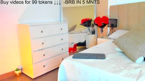 Lili  online show from 02/15/25, 05:30