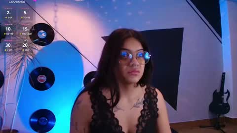 Lilith and Khloe  online show from 10/30/25, 11:22