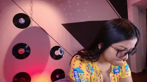 Lilith and Khloe  online show from 02/10/26, 11:25