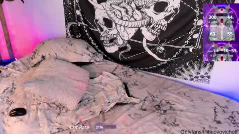 Snapshot of lilith_jovovich chatting on 12/28/24, 05:23 online show from 12/28/24, 05:23