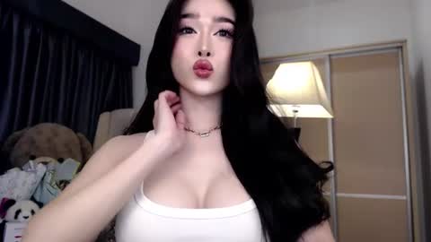 Snapshot of lilith_mazikeen69 chatting on 07/23/26, 03:43 QUEEN LILITH BORBON online show from 07/23/26, 03:43