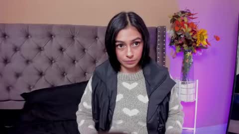 Snapshot of lilith_petit_ chatting on 07/12/26, 03:36 Lili petit online show from 07/12/26, 03:36