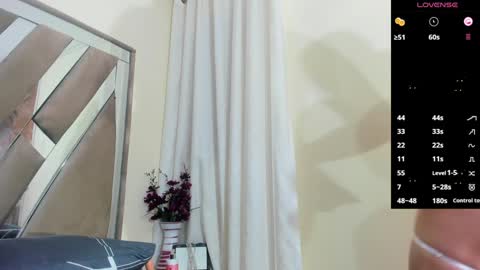 liliINDEPENDENT MODEL online show from 01/12/25, 01:21