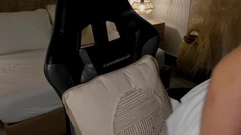 Snapshot of lilith_visser chatting on 02/19/26, 07:10 L I L I online show from 02/19/26, 07:10