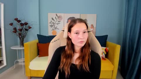 Snapshot of lilithgloww chatting on 11/15/25, 05:31 lilithgloww online show from 11/15/25, 05:31