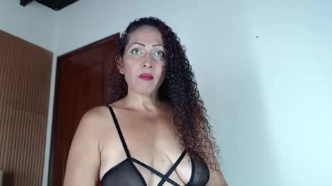 lilithphillis1 online show from 12/17/25, 05:08