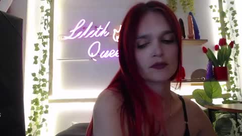 Snapshot of lilithqueen1 chatting on 05/27/26, 01:46 La pelirroja online show from 05/27/26, 01:46