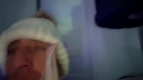 liljuicyreal online show from 11/21/25, 01:43