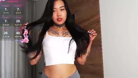 Snapshot of lillgothbaby chatting on 06/15/26, 04:47 Lill online show from 06/15/26, 04:47