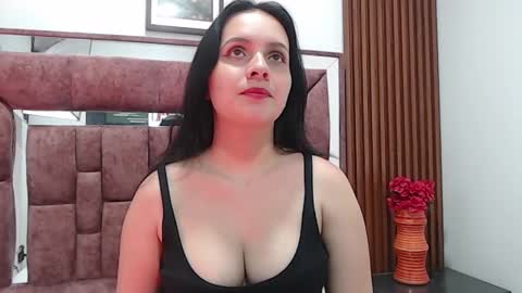 Snapshot of lilli_milk chatting on 09/22/25, 06:43 Lilly  online show from 09/22/25, 06:43