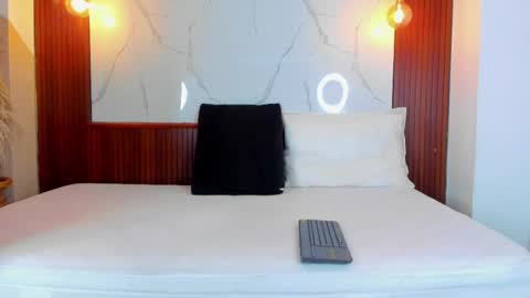 lillian_lee1 online show from 04/30/26, 11:16