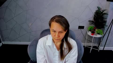 Snapshot of lillian_white1 chatting on 12/19/24, 07:18 lillian_white1 online show from 12/19/24, 07:18