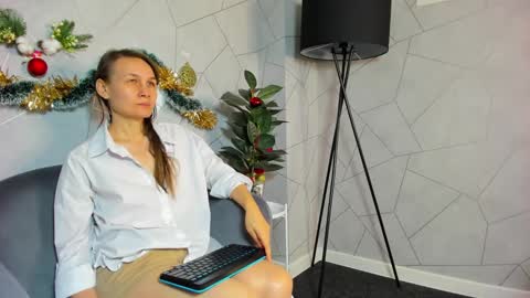 Snapshot of lillian_white1 chatting on 01/13/25, 04:28 lillian_white1 online show from 01/13/25, 04:28