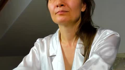 Snapshot of lillian_white1 chatting on 02/01/25, 01:30 lillian_white1 online show from 02/01/25, 01:30