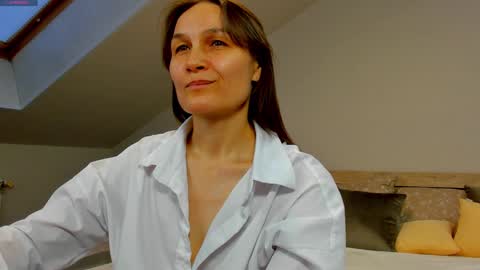 Snapshot of lillian_white1 chatting on 02/13/25, 11:06 lillian_white1 online show from 02/13/25, 11:06