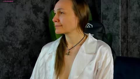 Snapshot of lillian_white1 chatting on 05/17/26, 12:52 lillian_white1 online show from 05/17/26, 12:52