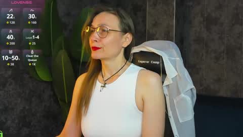 Snapshot of lillian_white1 chatting on 05/28/26, 12:41 lillian_white1 online show from 05/28/26, 12:41