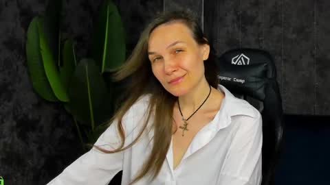Snapshot of lillian_white1 chatting on 06/07/26, 12:48 lillian_white1 online show from 06/07/26, 12:48