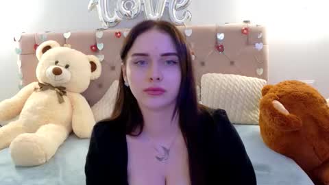 Snapshot of lilliana_moon chatting on 02/14/26, 10:01 lilliana_moon online show from 02/14/26, 10:01