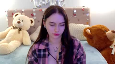 Snapshot of lilliana_moon chatting on 02/18/26, 11:06 lilliana_moon online show from 02/18/26, 11:06