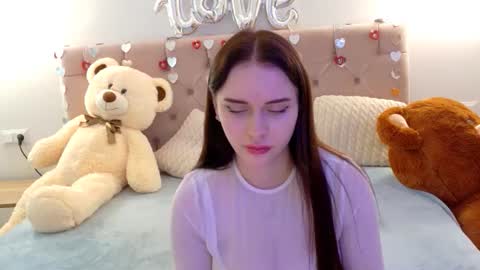 Snapshot of lilliana_moon chatting on 02/19/26, 11:39 lilliana_moon online show from 02/19/26, 11:39