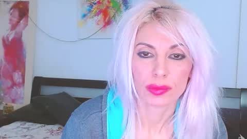 Lara online show from 02/18/25, 01:54