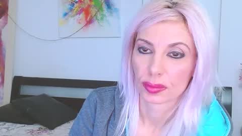 Lara online show from 02/19/25, 02:55