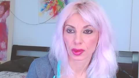 Lara online show from 02/19/25, 08:31