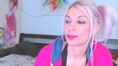 Lara online show from 02/26/25, 08:11