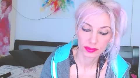 Lara online show from 03/02/25, 03:13