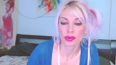 Lara online show from 03/07/25, 07:38