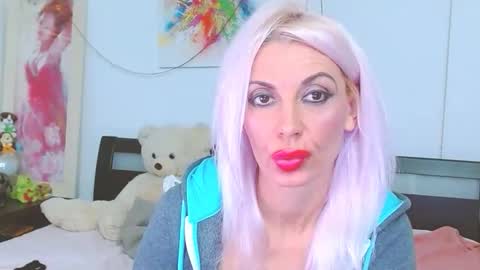 Lara online show from 10/03/25, 08:06