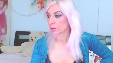 Lara online show from 10/16/25, 11:17