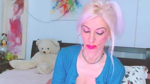 Lara online show from 11/12/25, 12:44