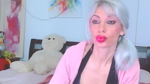 Lara online show from 12/19/25, 07:10