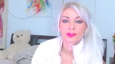 Lara online show from 02/17/26, 09:21