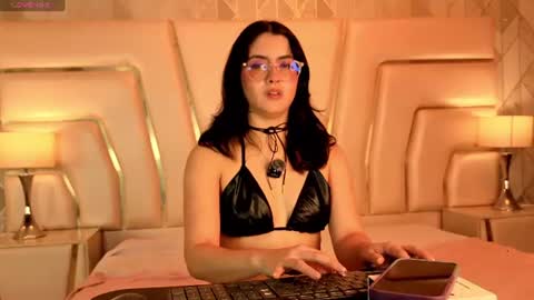 Snapshot of lillianderson chatting on 06/17/26, 11:56 lillianderson - Next stream start at 0700hs GTM-3 online show from 06/17/26, 11:56