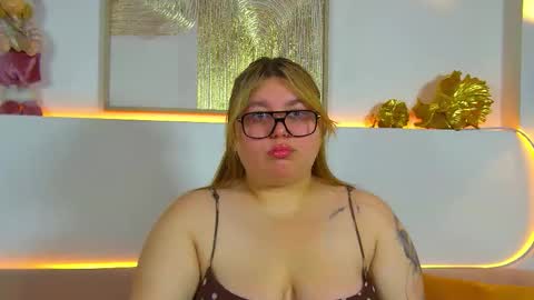 LillianHaig online show from 12/22/25, 06:43