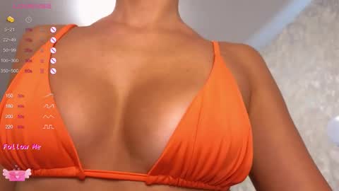 Snapshot of lilliasweety chatting on 10/14/25, 04:02 Lara Angel online show from 10/14/25, 04:02