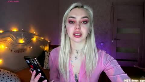 LilliMoore online show from 04/12/26, 11:32