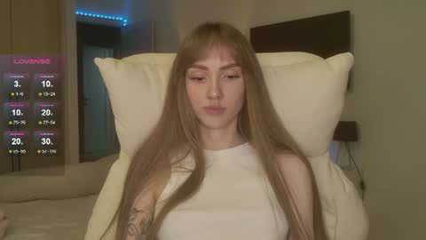 Snapshot of lilllybae chatting on 07/21/26, 10:45 Lilly online show from 07/21/26, 10:45